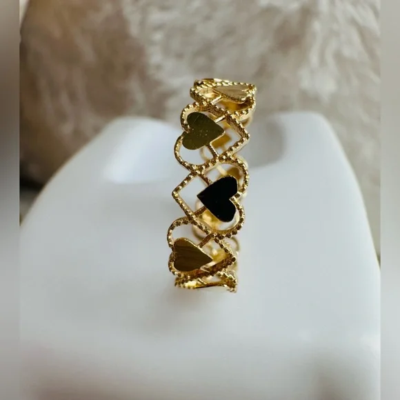Heart Ring. 💛 Real 18 Karat(18k) Solid Gold Jewelry - Picture 8 of 9